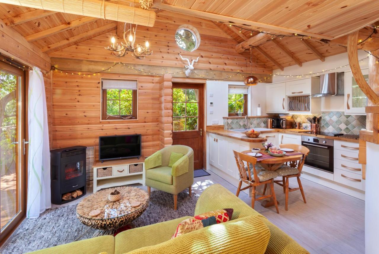 Porthole Log Cabin Minehead Exterior photo